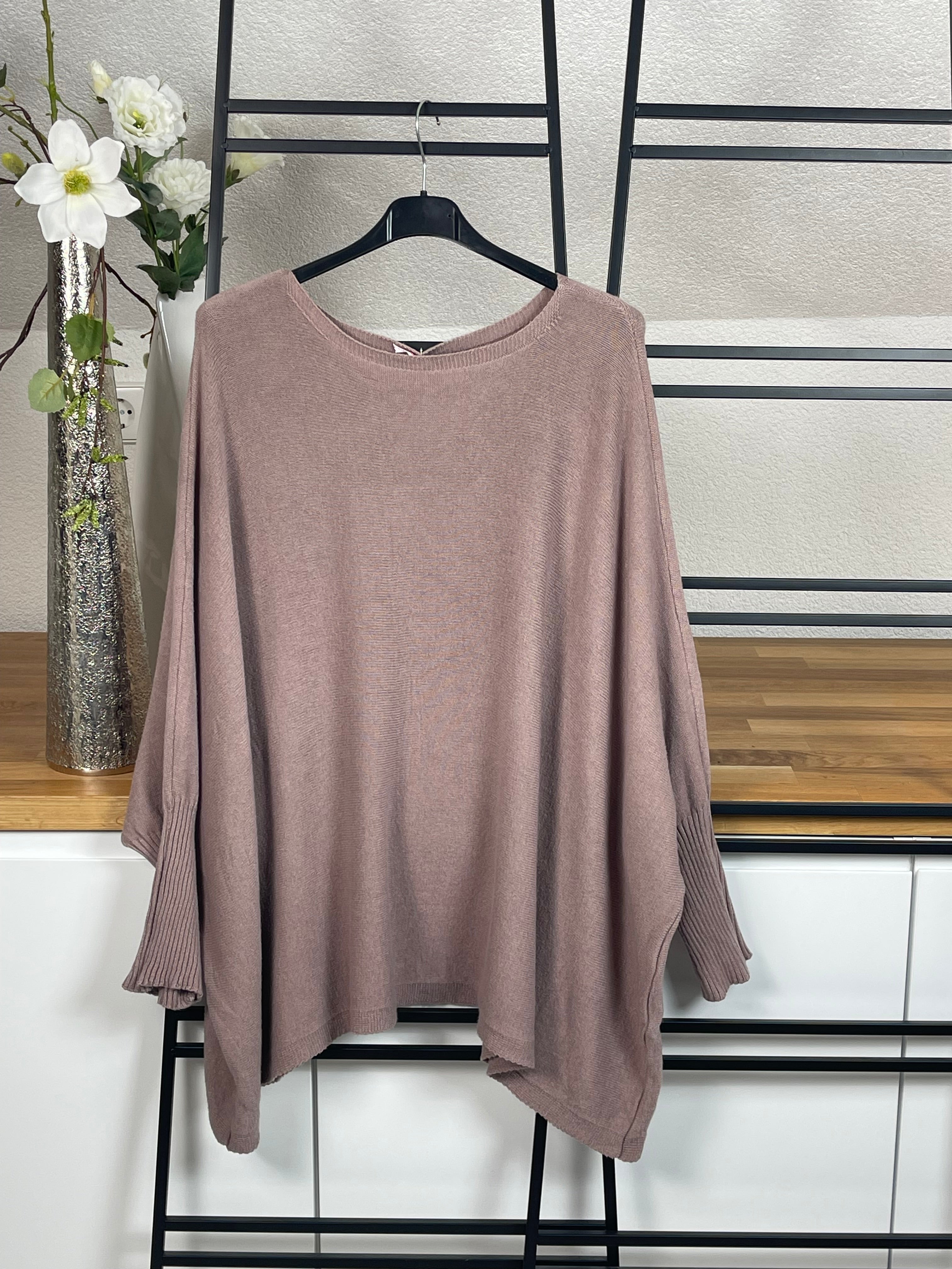 	2.   Lässiger Oversize Pullover Damen
	3.	Weicher Feinstrick Pullover
	4.	Oversize Pullover bis Größe 48
	5.	Pullover weiter Schnitt Damen
	6.	Kuscheliger Feinstrick Pullover
	7.	Feinstrick Pullover große Größen
	8.	Pullover Plus Size Damen
	9.	Oversize Pullover weich
	10.	Pullover XXL Feinstrick
	11.	Casual Oversize Pullover
	12.	Pullover mit weiten Ärmeln
	13.	Langer Oversize Pullover
	14.	Trendiger Pullover bis Größe 48
	15.	Bequemer Feinstrick-Pullover Damen