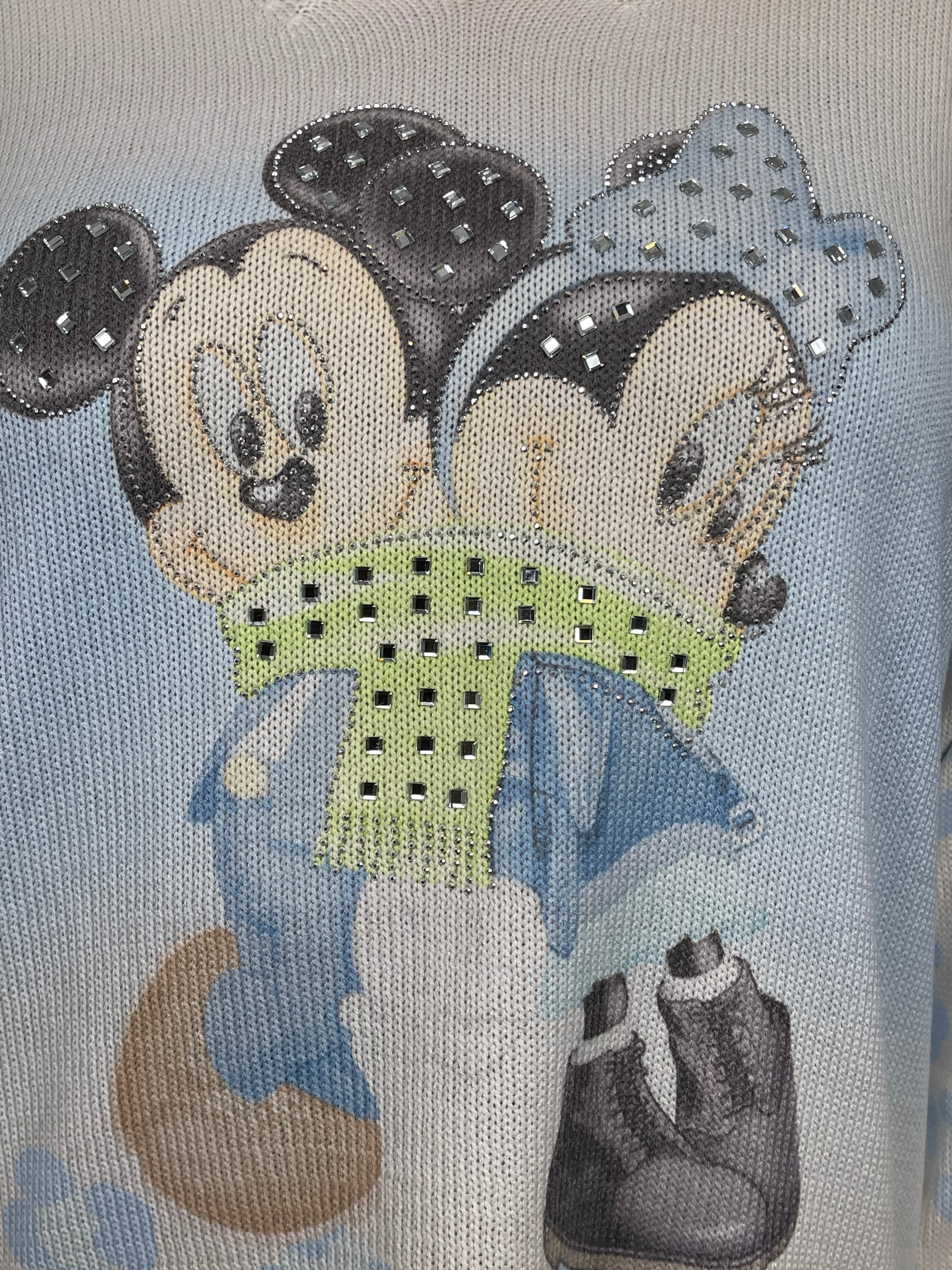 Nahaufnahme des Mickey Mouse Damen-Feinstrick-Pullovers mit Glitzer und Pailletten, hellblau, Einheitsgröße