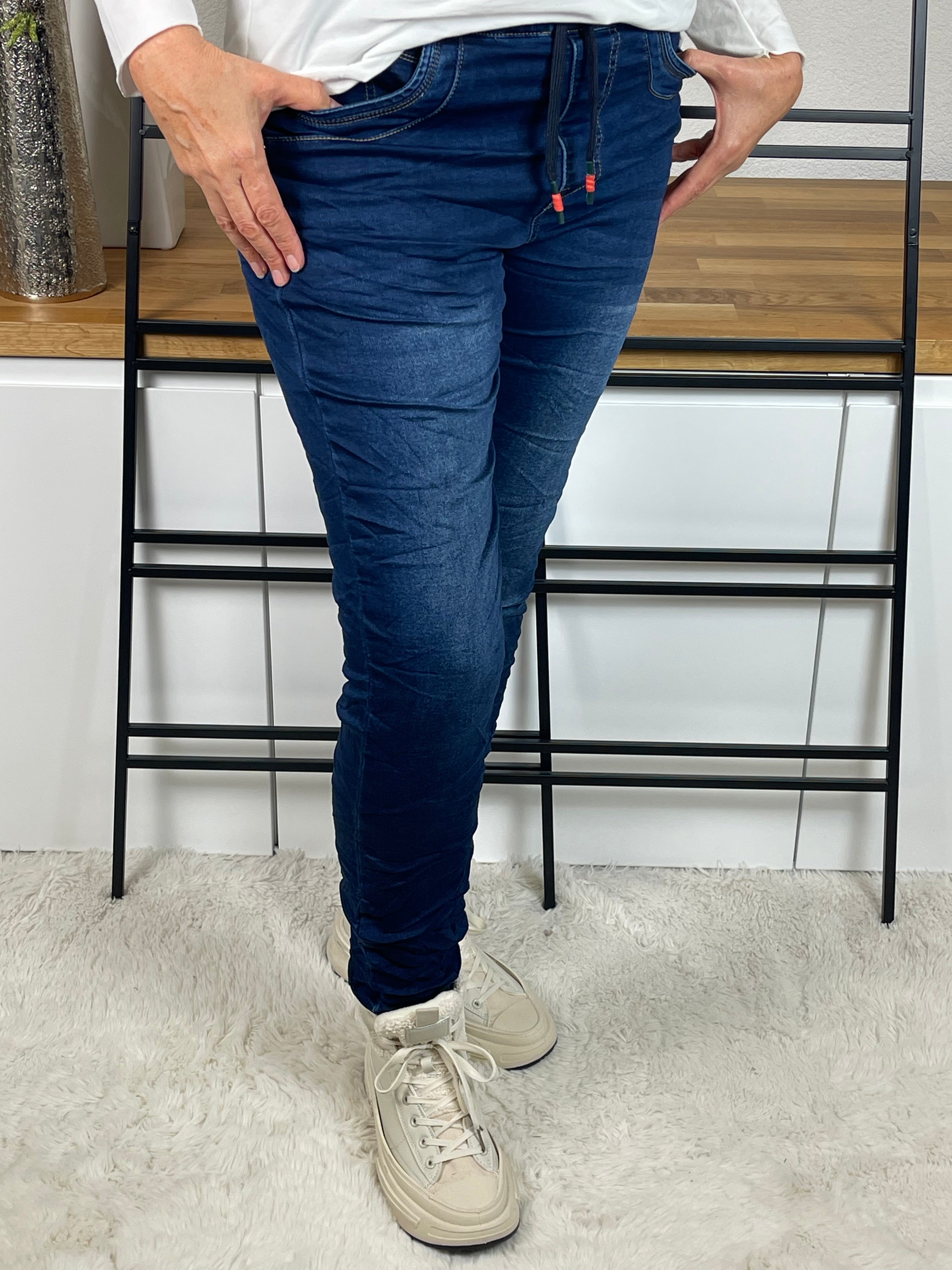 
•	Jeans-Jog-Pants Damen kaufe      •	Jeans Jogger große Größen online                 bestellen.                                               •	Günstige Damen Jeans-Jogginghose in Übergröße                   •	Hochwertige Jeans-Jog-Pants große Größen