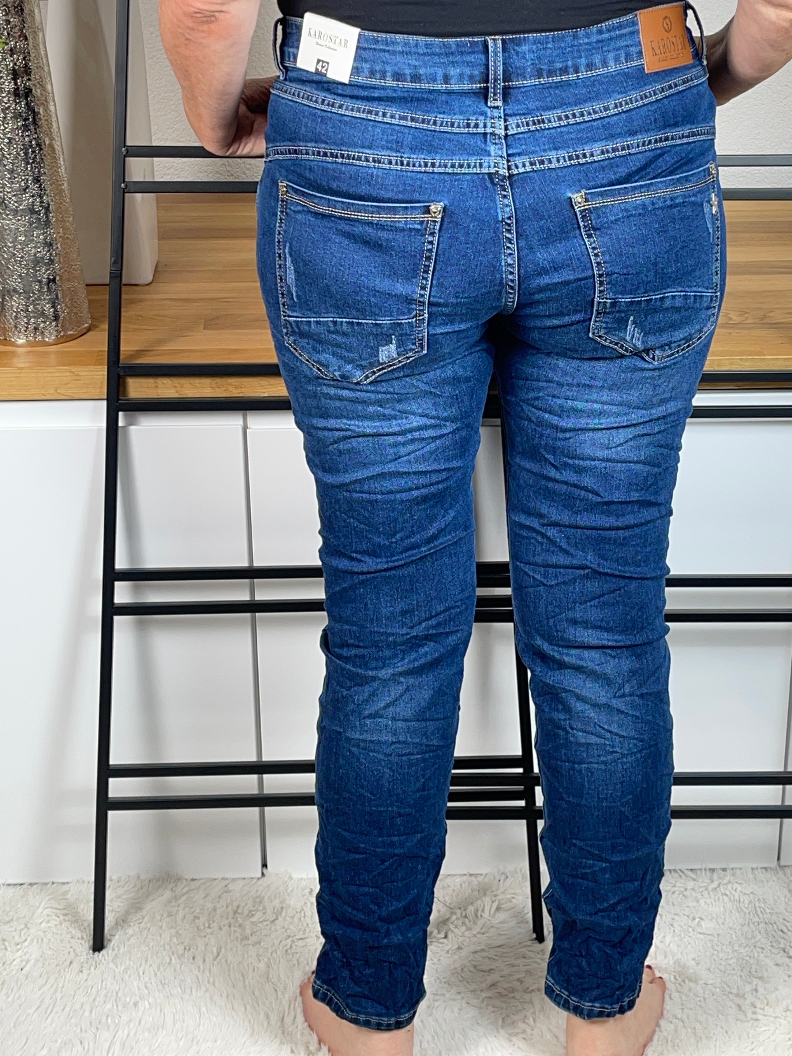 !!!Fällt eine Nummer grösser aus“.                                      Jeans „Tini“ Gr. 38 - 48