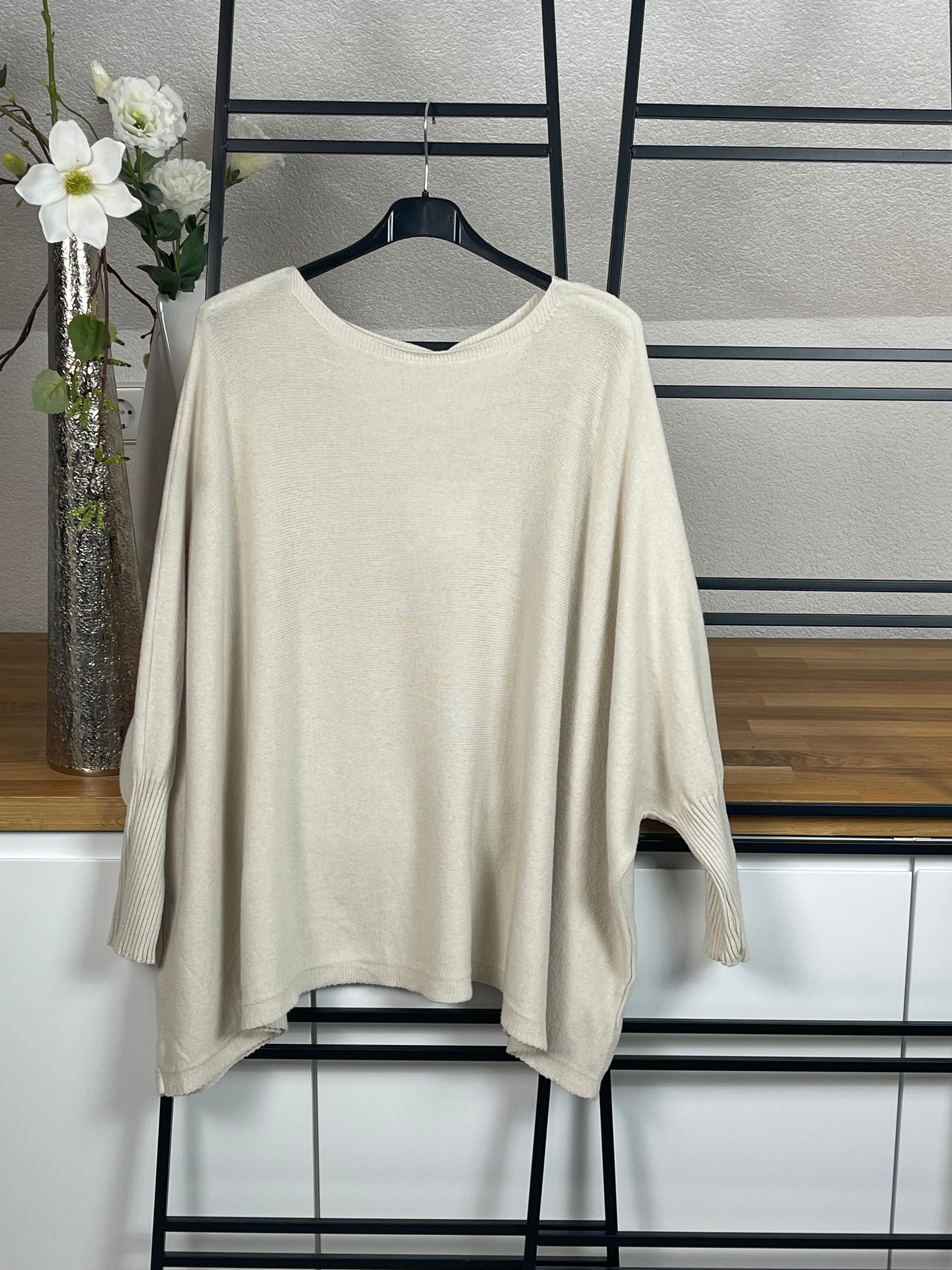 	2.  Lässiger Oversize Pullover Damen
	3.	Weicher Feinstrick Pullover
	4.	Oversize Pullover bis Größe 48
	5.	Pullover weiter Schnitt Damen
	6.	Kuscheliger Feinstrick Pullover
	7.	Feinstrick Pullover große Größen
	8.	Pullover Plus Size Damen
	9.	Oversize Pullover weich
	10.	Pullover XXL Feinstrick
	11.	Casual Oversize Pullover
	12.	Pullover mit weiten Ärmeln
	13.	Langer Oversize Pullover
	14.	Trendiger Pullover bis Größe 48
	15.	Bequemer Feinstrick-Pullover Damen