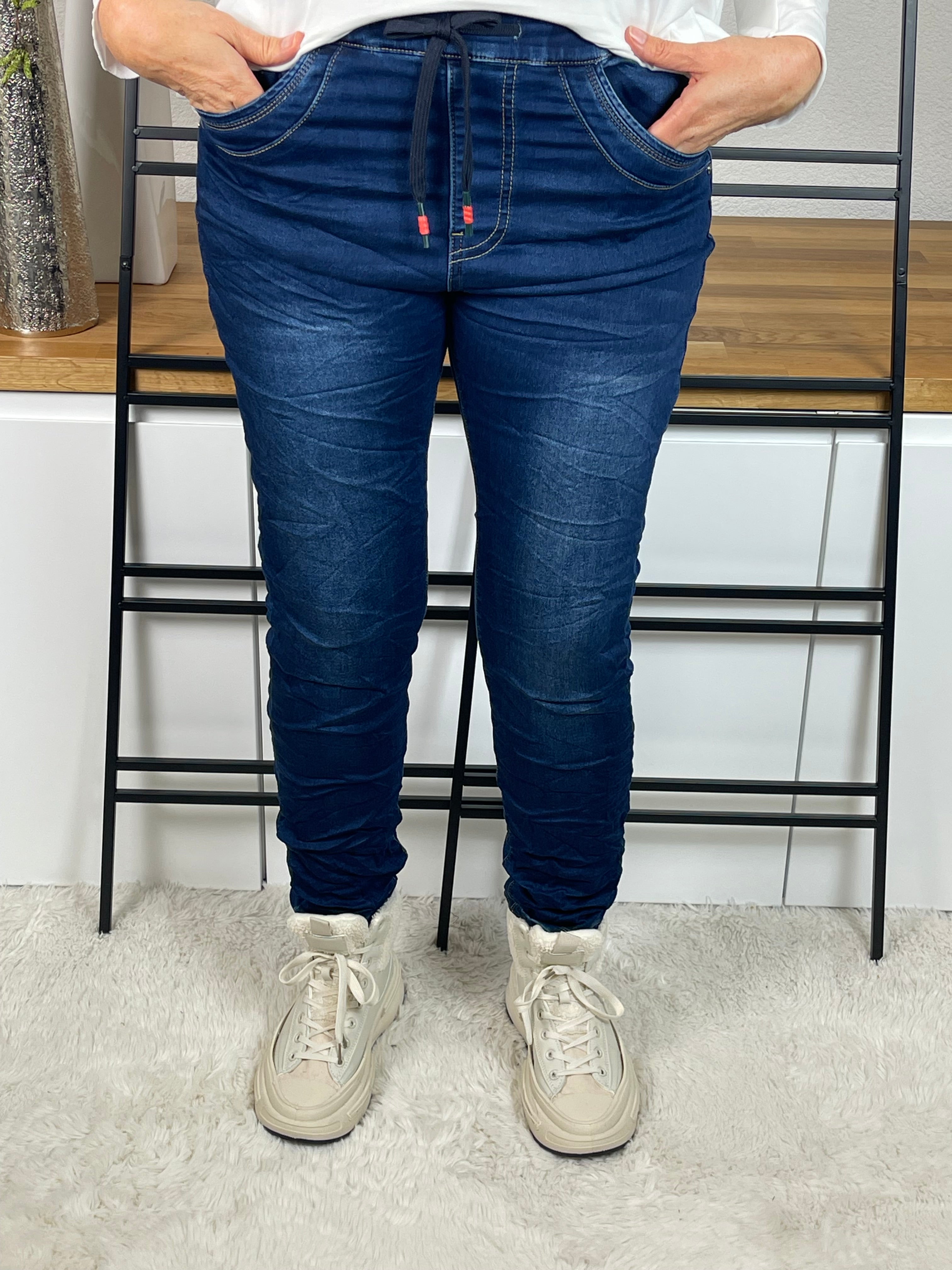 
•	Jeans-Jog-Pants Damen kaufe      •	Jeans Jogger große Größen online                 bestellen.                                               •	Günstige Damen Jeans-Jogginghose in Übergröße                   •	Hochwertige Jeans-Jog-Pants große Größen