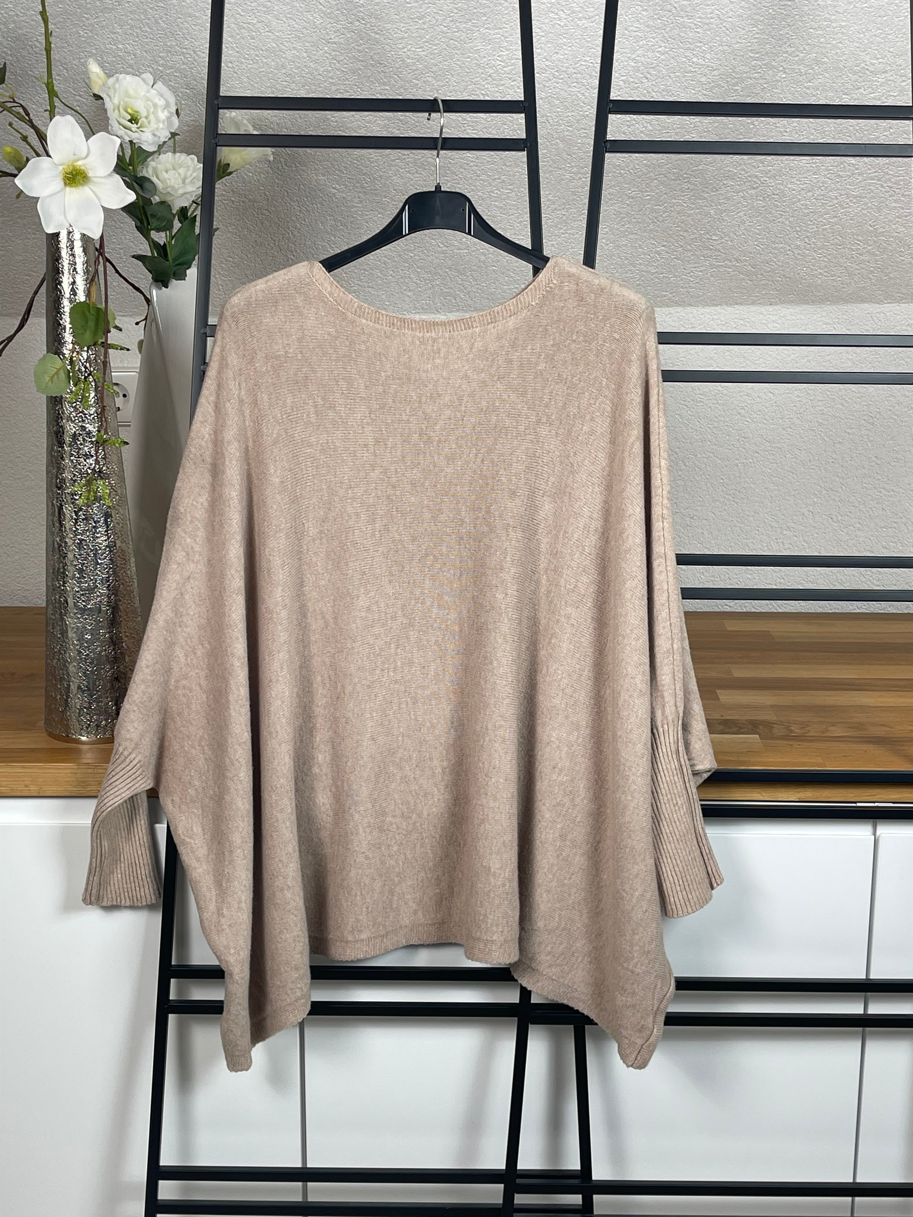 	2.   Lässiger Oversize Pullover Damen
	3.	Weicher Feinstrick Pullover
	4.	Oversize Pullover bis Größe 48
	5.	Pullover weiter Schnitt Damen
	6.	Kuscheliger Feinstrick Pullover
	7.	Feinstrick Pullover große Größen
	8.	Pullover Plus Size Damen
	9.	Oversize Pullover weich
	10.	Pullover XXL Feinstrick
	11.	Casual Oversize Pullover
	12.	Pullover mit weiten Ärmeln
	13.	Langer Oversize Pullover
	14.	Trendiger Pullover bis Größe 48
	15.	Bequemer Feinstrick-Pullover Damen