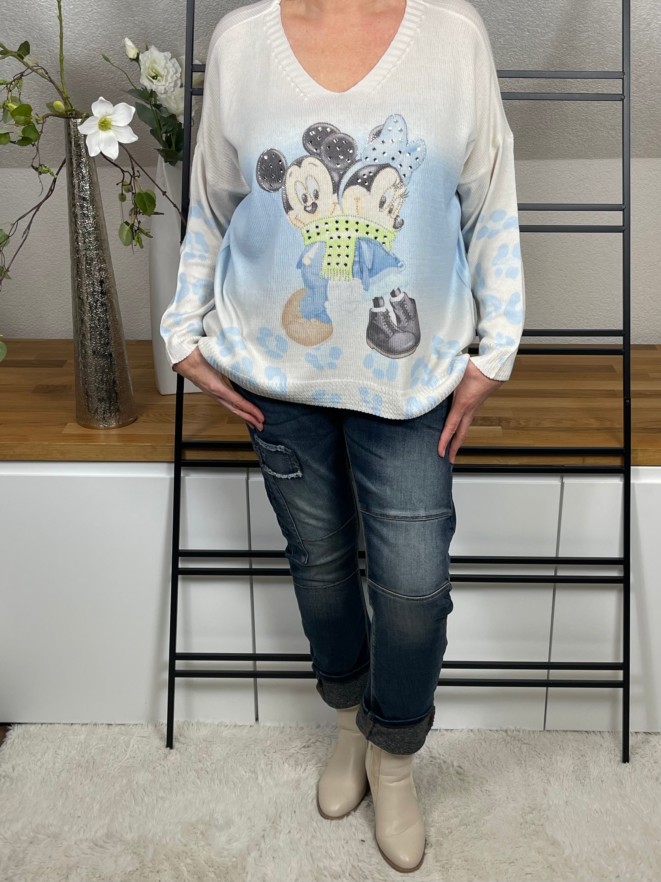 Glitzernder Damenpullover Mickey Mouse, hellblau, Frontansicht, Einheitsgröße bis Größe 44